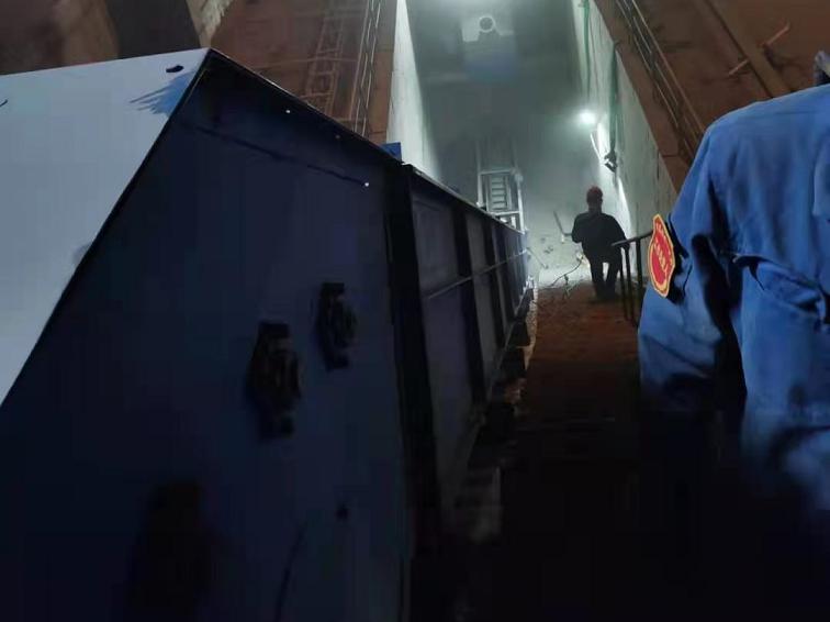 大傾角皮帶機(jī)現(xiàn)場圖片